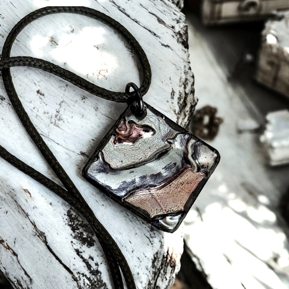 5 For $25💫Whimsigoth 3-D Pendant Necklace
